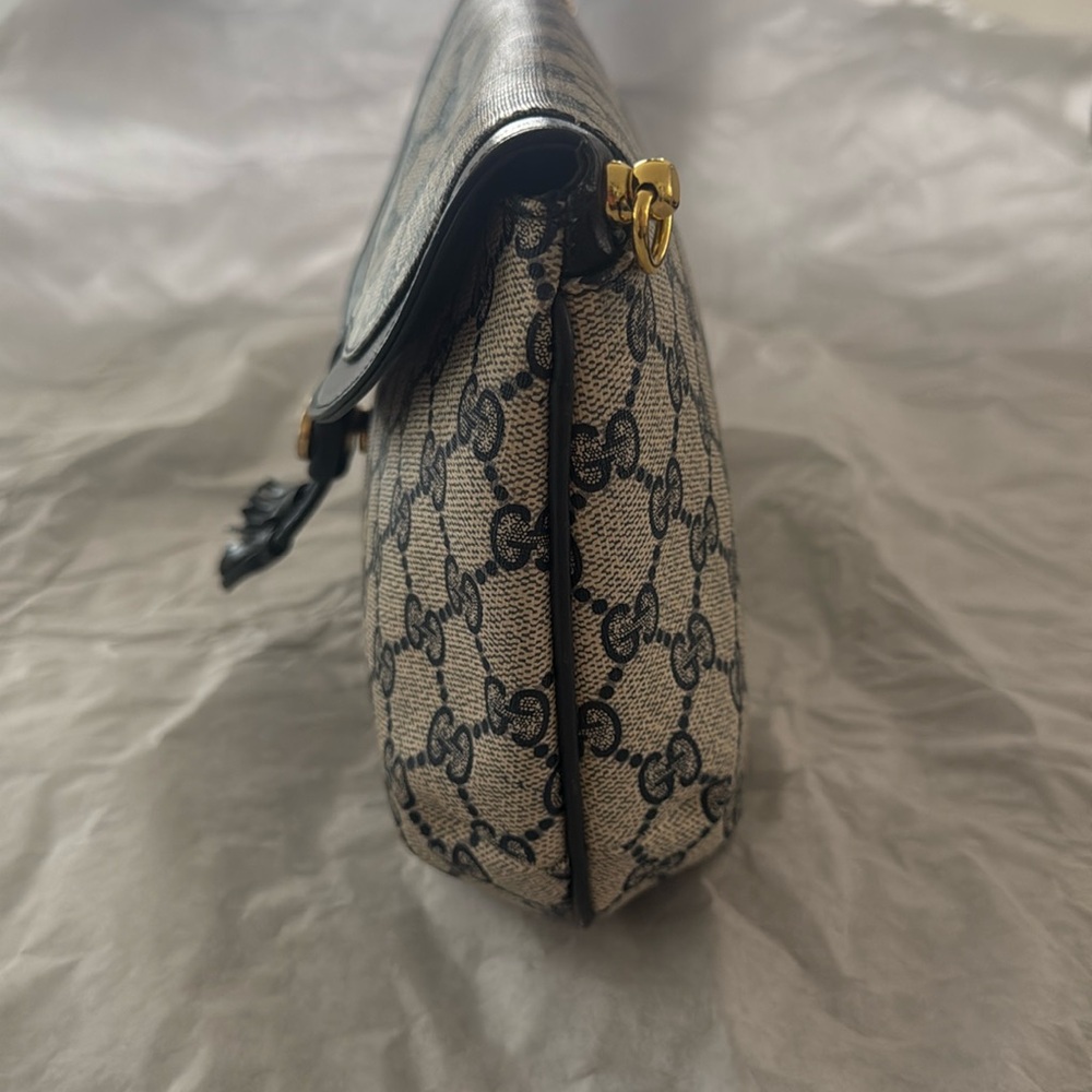 VINTAGE Gucci Blue and Cream Bag w/ Signature Monogram - Picture 5 of 10